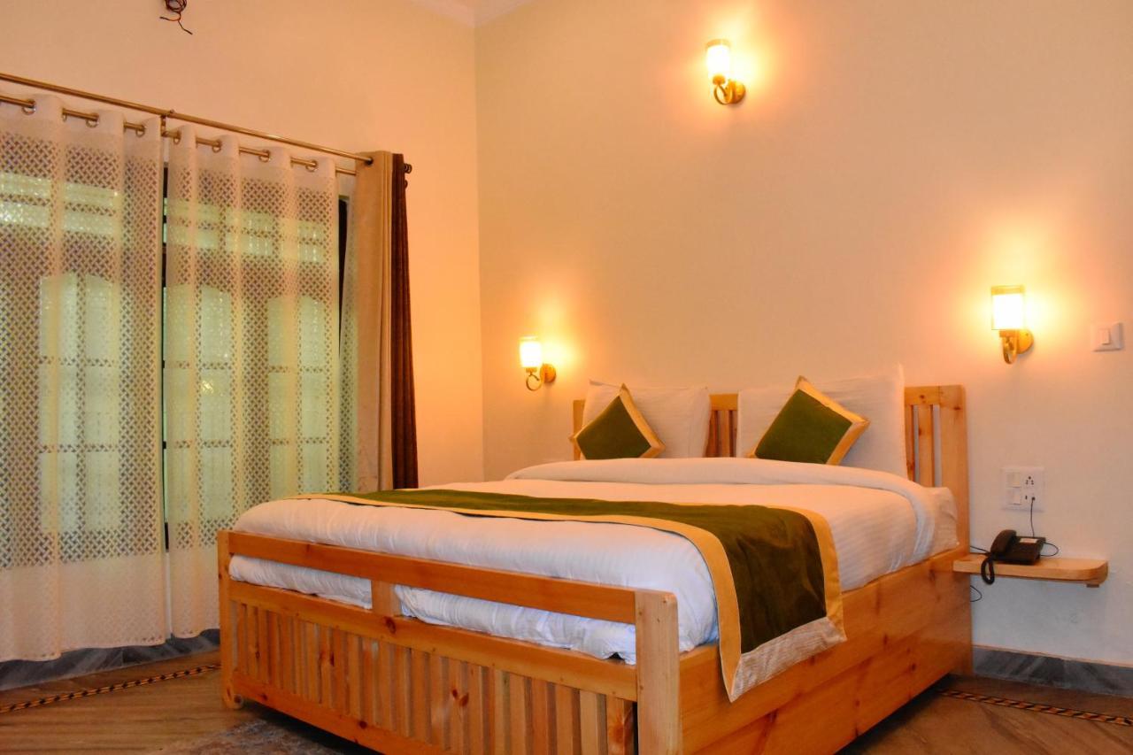 The Walnut Creek Hotel Bhīm Tāl Eksteriør billede
