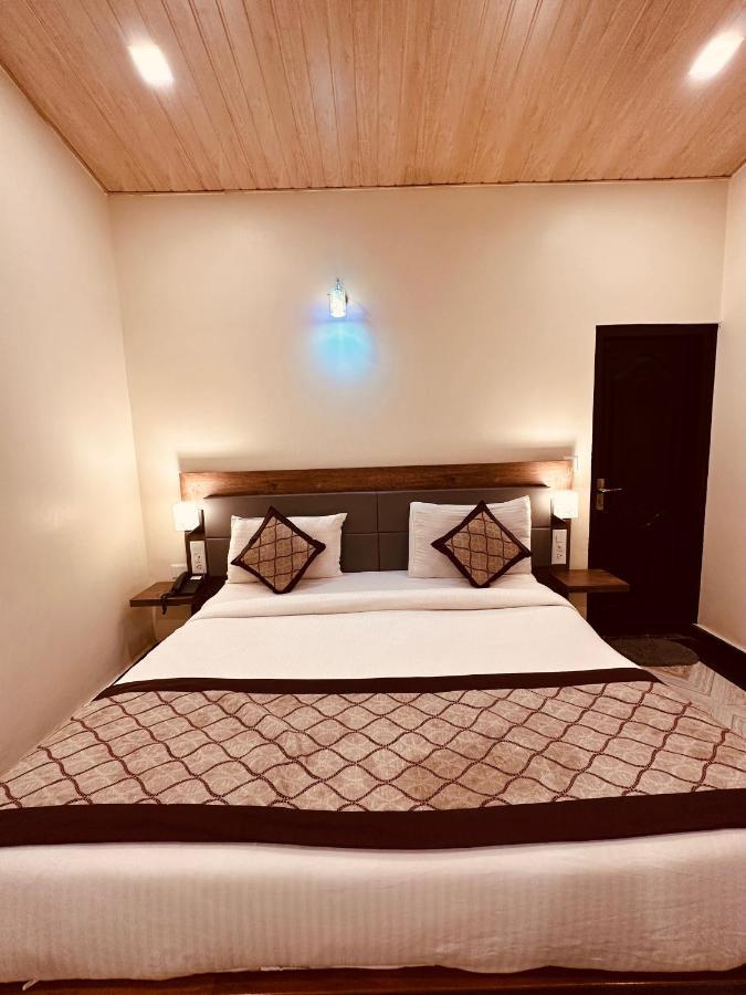 The Walnut Creek Hotel Bhīm Tāl Eksteriør billede
